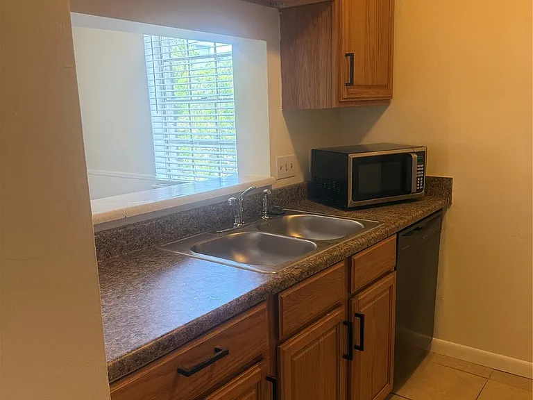 1603 W Main St #4 — Photo 6
