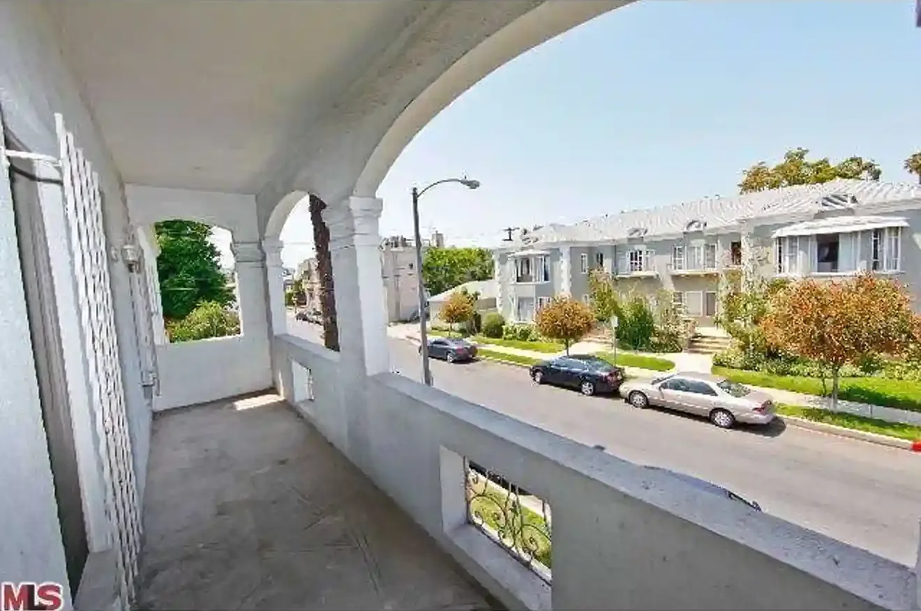 3 bed, 2200 sqft, $7,500 — Photo 3