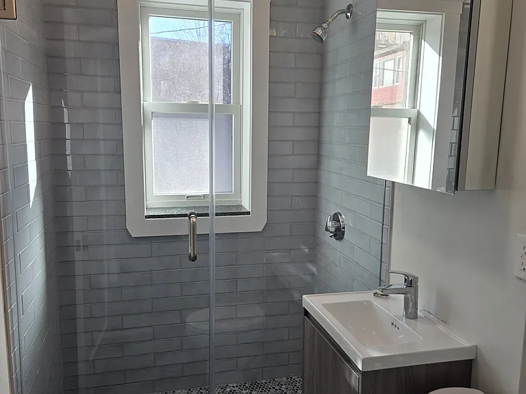 369 Tappan St — Photo 7