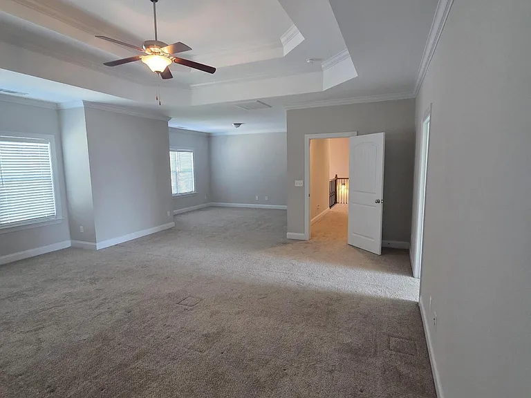 2105 Thornbury Cv — Photo 32