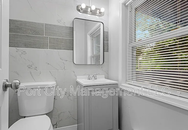 1806 Aiken St — Photo 13