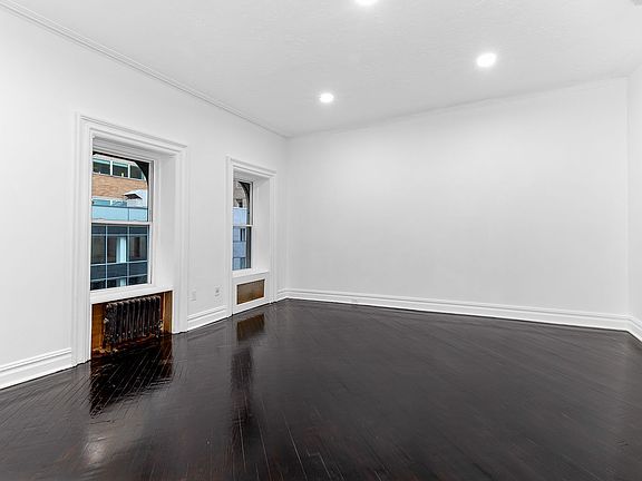 4th image of 117 E 60th St APT 5F