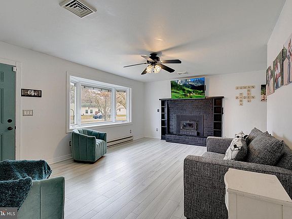 4th image of 29931 Ronald Dr