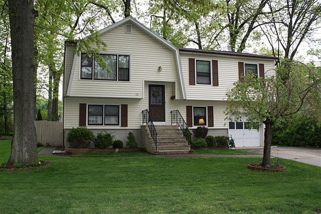 NEWER V-SIDING & ROOF