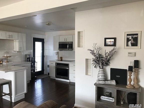 4th image of 66 Lincoln Blvd