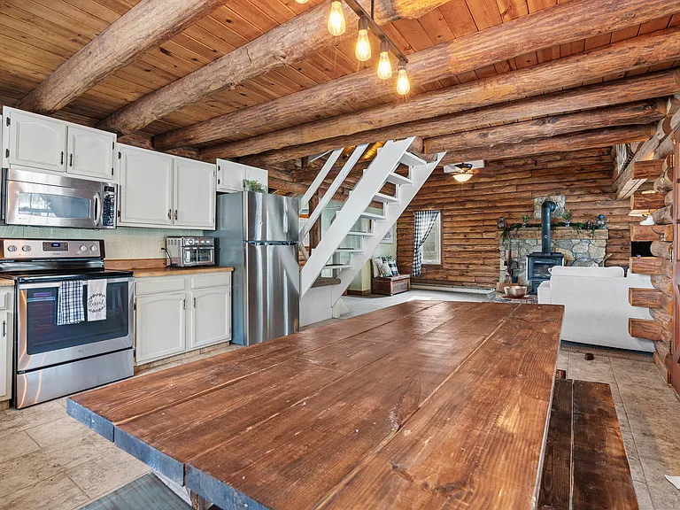 410 Apple Hill Dr N — Photo 16