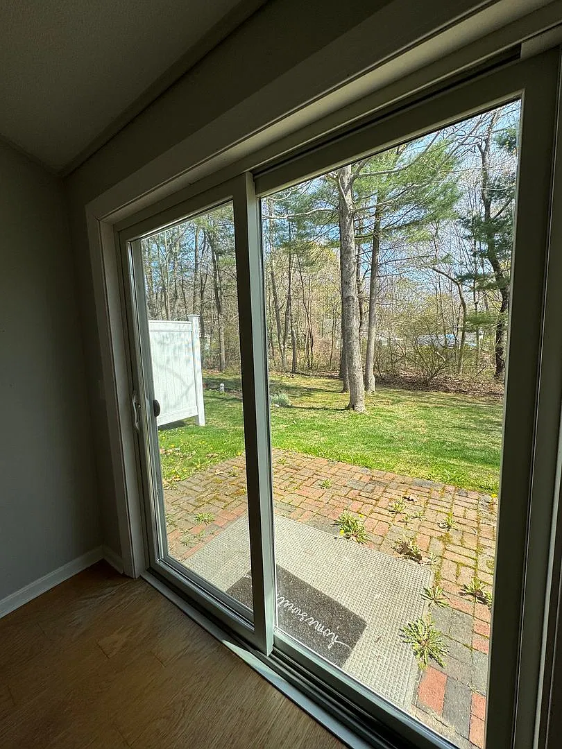 9 & 11 Oakview Drive - Units within non-managed HOA — Photo 4