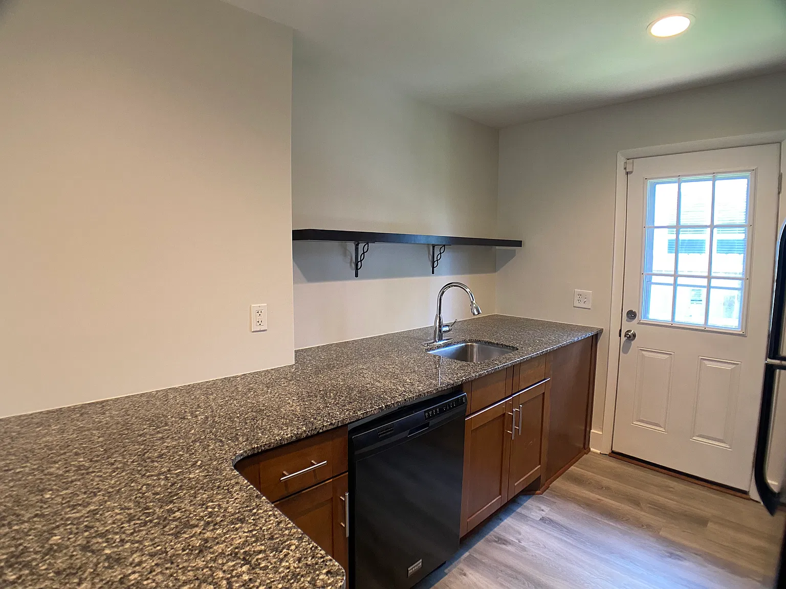 332 Cleveland St — Photo 3