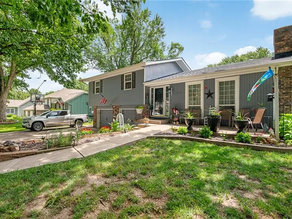 23695 W 56th St, Shawnee, KS 66226