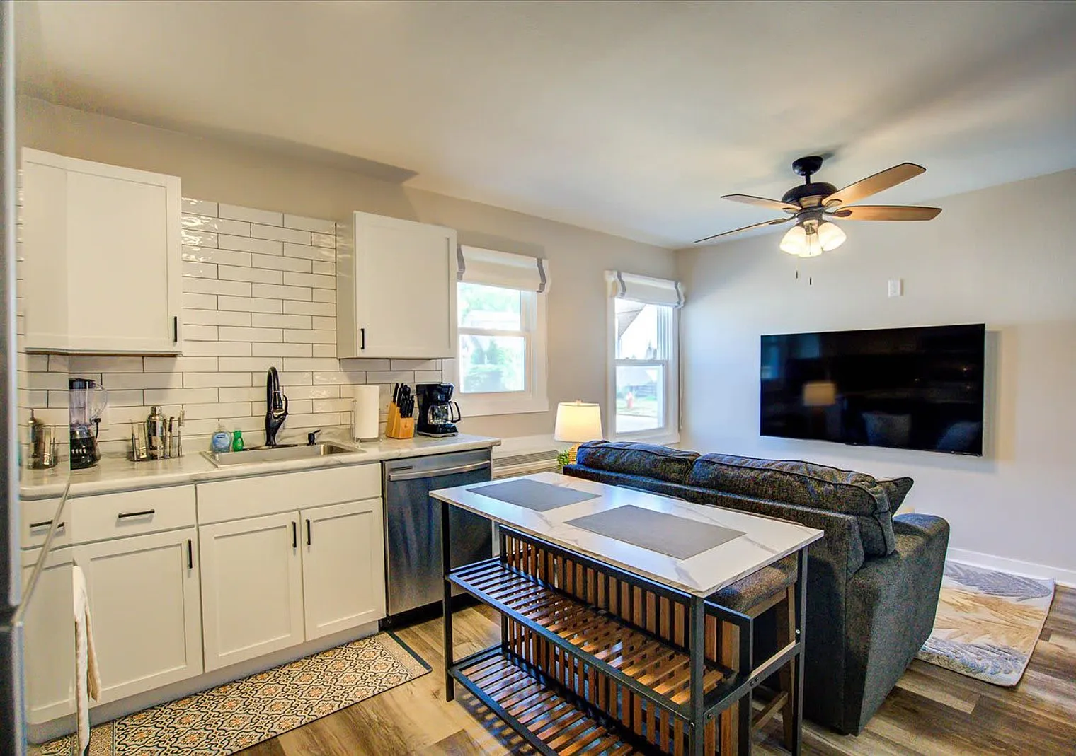 1 bed, 1.0 bath, 473 sqft, $3,235 — Photo 3