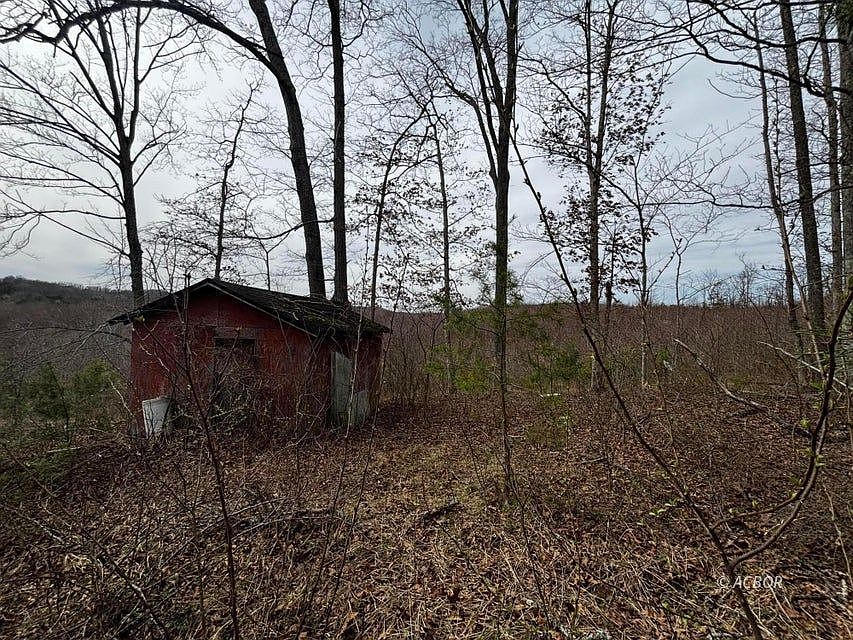 1st image of 799 Woodruff Rd