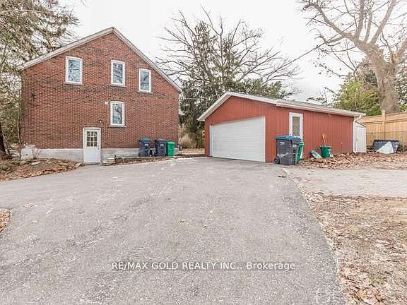 4th image of 961 Lakeshore Rd W