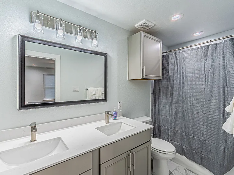 3513 Cleveland St — Photo 8