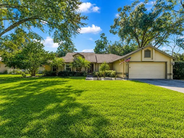 2067 Majestic Woods Blvd, Apopka, FL 32712