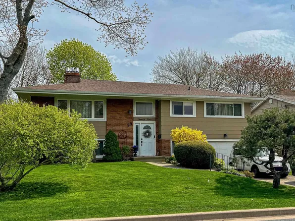 29 Landrace Cres, Dartmouth, NS B2W 2P8