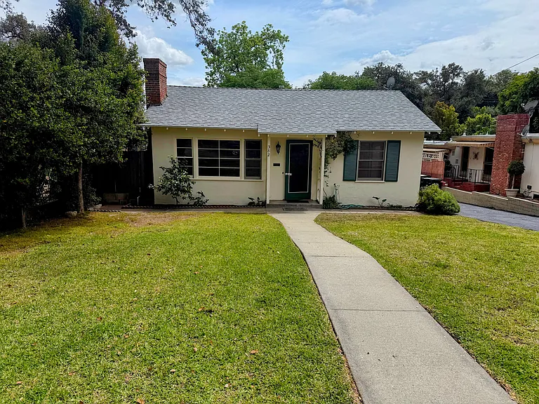 382 Mariposa Ave — Photo 14