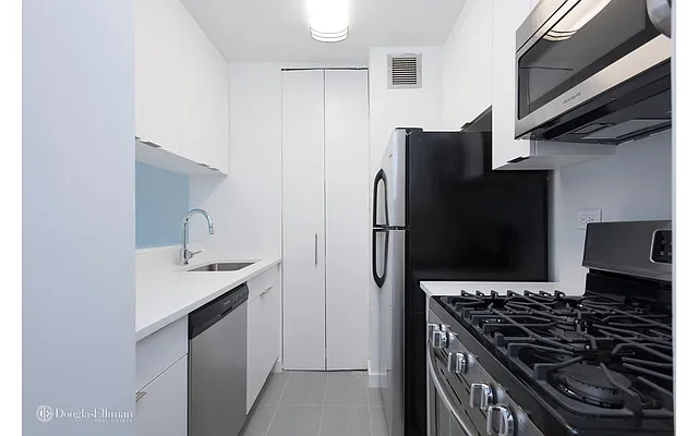 Rented by Douglas Elliman | media 9