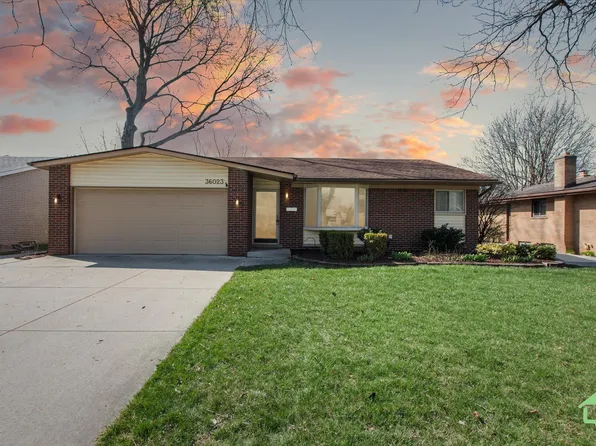 36023 Meadowbrook St, Livonia, MI 48154