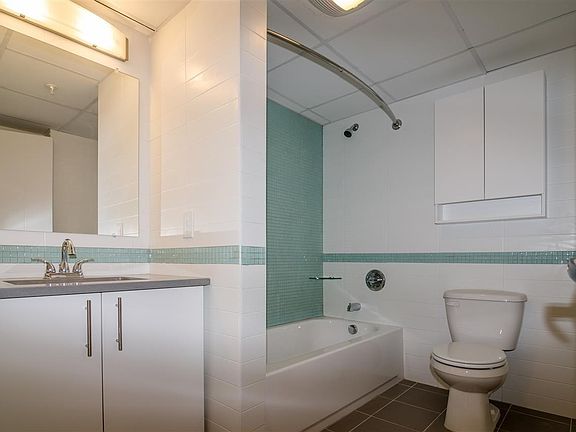 5th image of 100 Newkirk St APT 6D