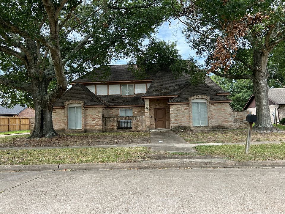 1st image of 2304 Green Tee Dr