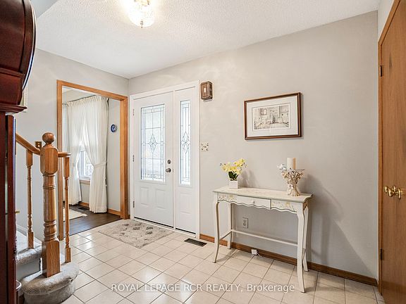 5th image of 39 Passmore Ave