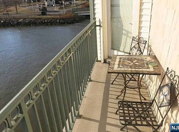 4th image of 116 The Promenade #116