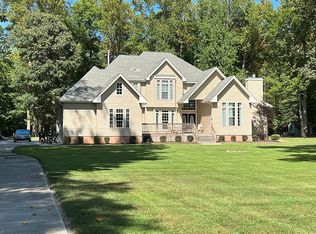 63 Days Neck Rd, Smithfield, VA 23430