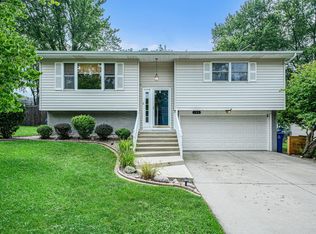 843 Carol Dr, Crown Point, IN 46307