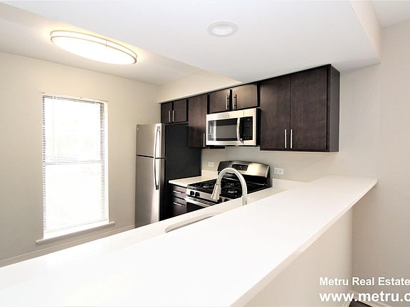 4th image of 818 W Willow St APT 1C