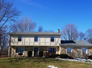 10920 Lakeview Dr, Carmel, IN 46033