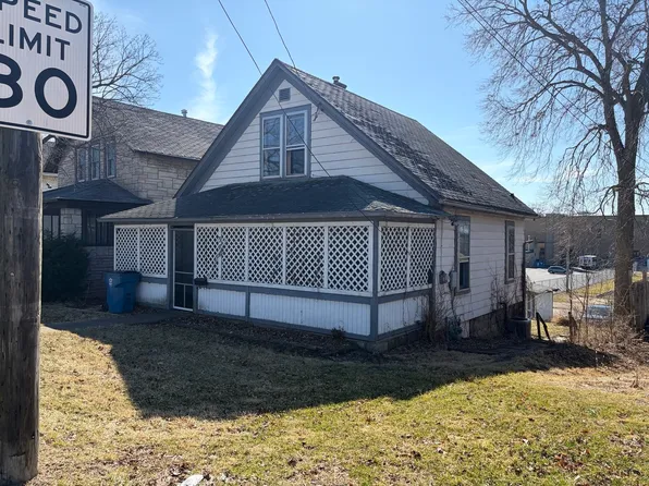 344 W Everett St, Dixon, IL 61021