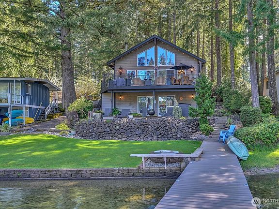 4th image of 2851 E Mason Lake Drive E