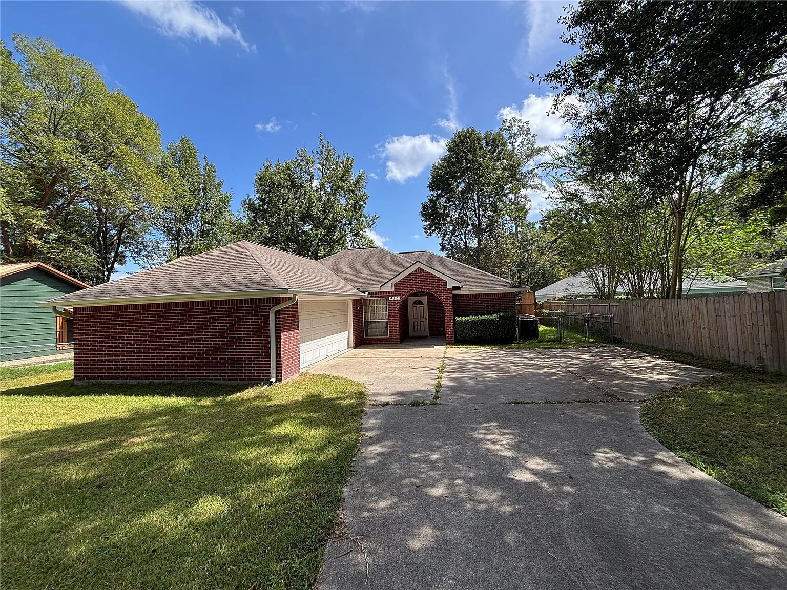 3 bed, 2.0 bath, 1207 sqft, $1,850 — Photo 2