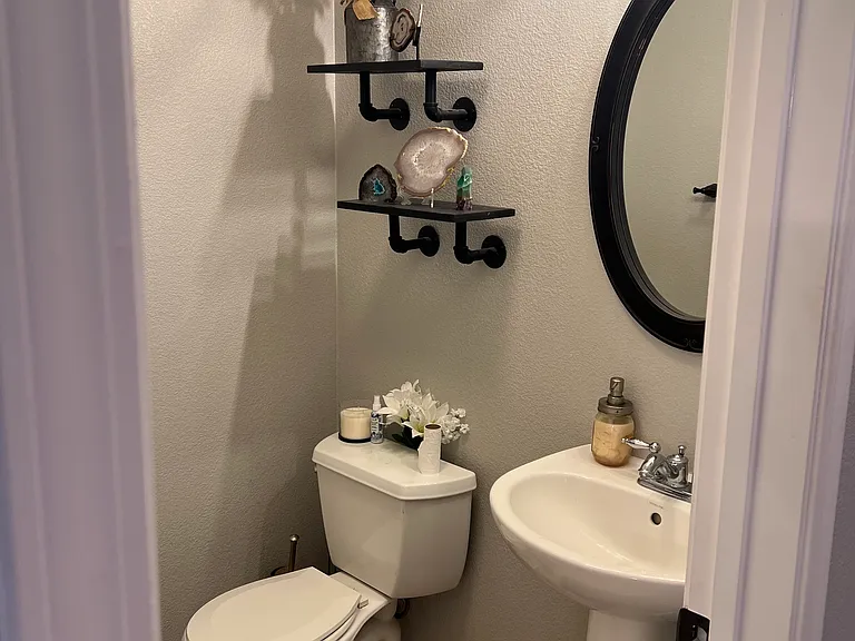 2834 Stonegate Dr — Photo 9