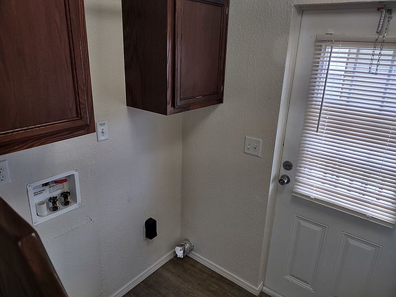 4th image of 8462 Montgomery Cir