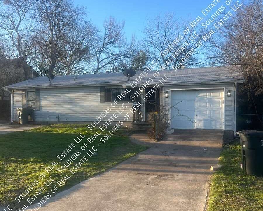 1st image of 326 W Hallmark Ave