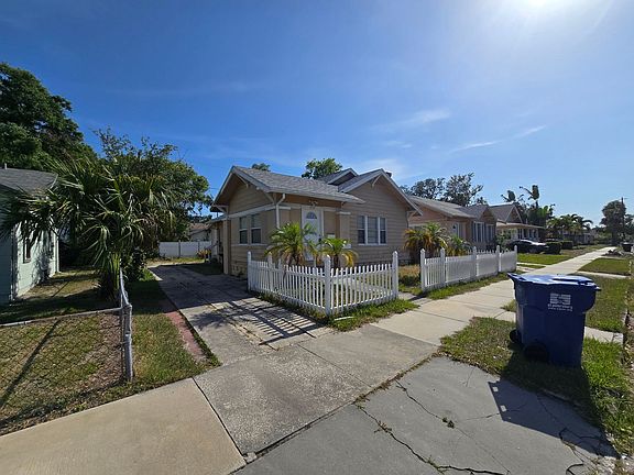 3rd image of 950 8th Ave S