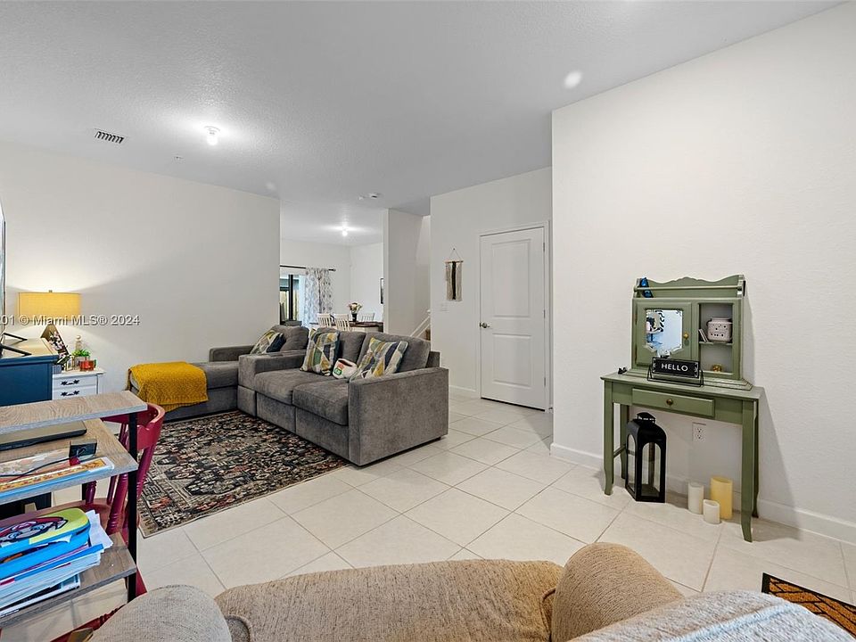 253 SW 159th Way Hollywood FL Zillow