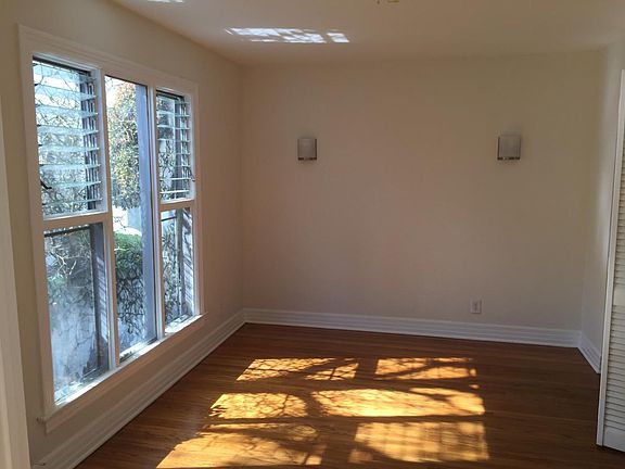 5th image of 704 Victoria Ave #12