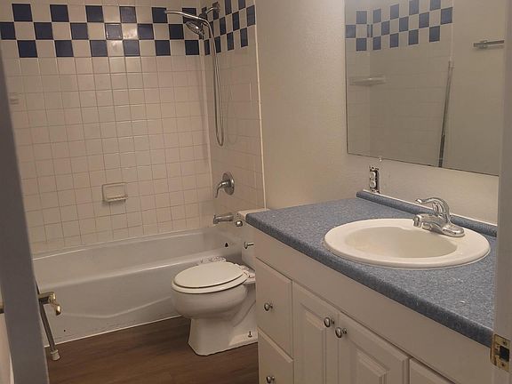 5th image of 1305 Sanford Ave