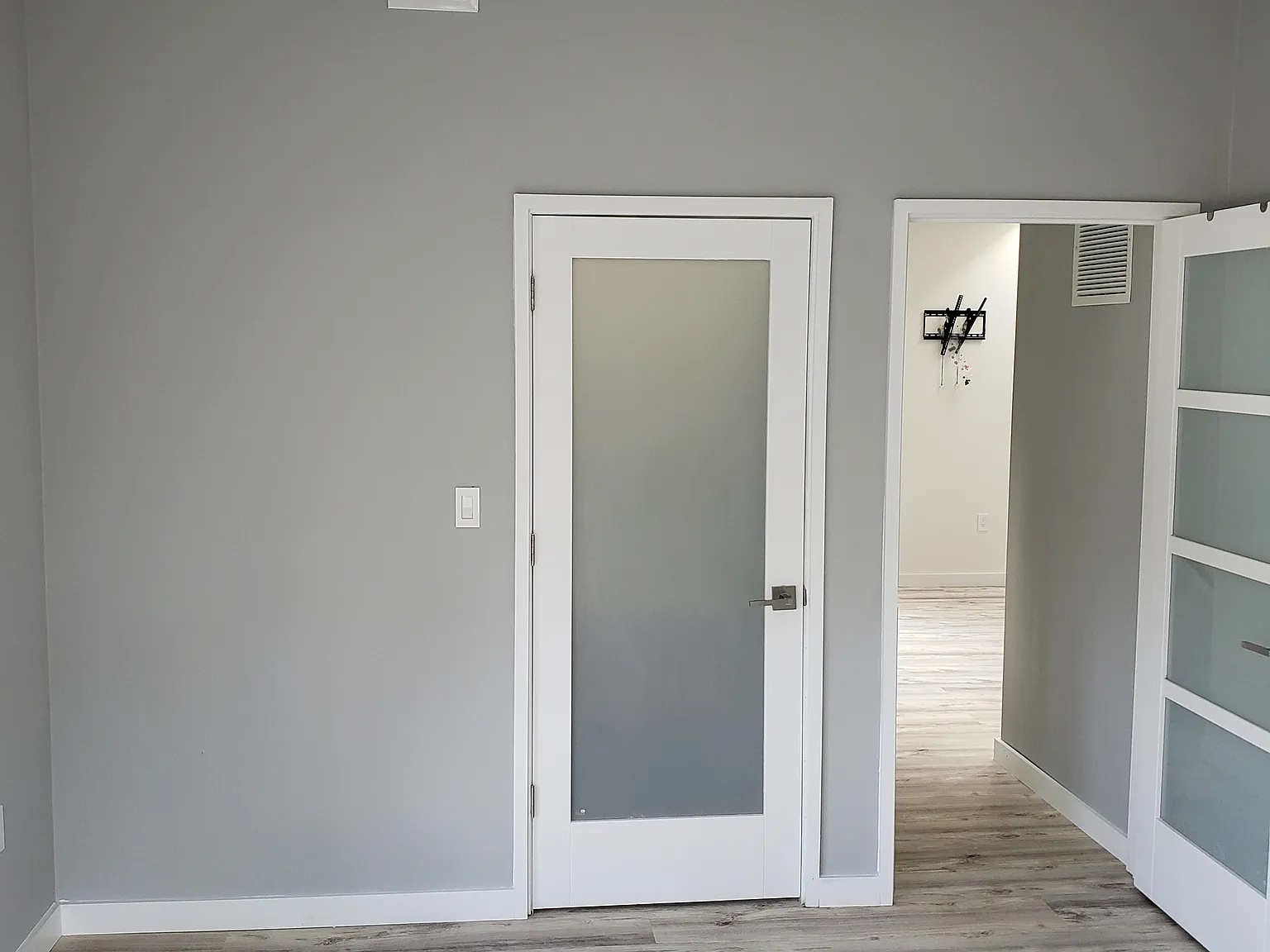 102 Kenberma St — Photo 3