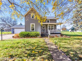 1404 S Oakland St, Saint Johns, MI 48879