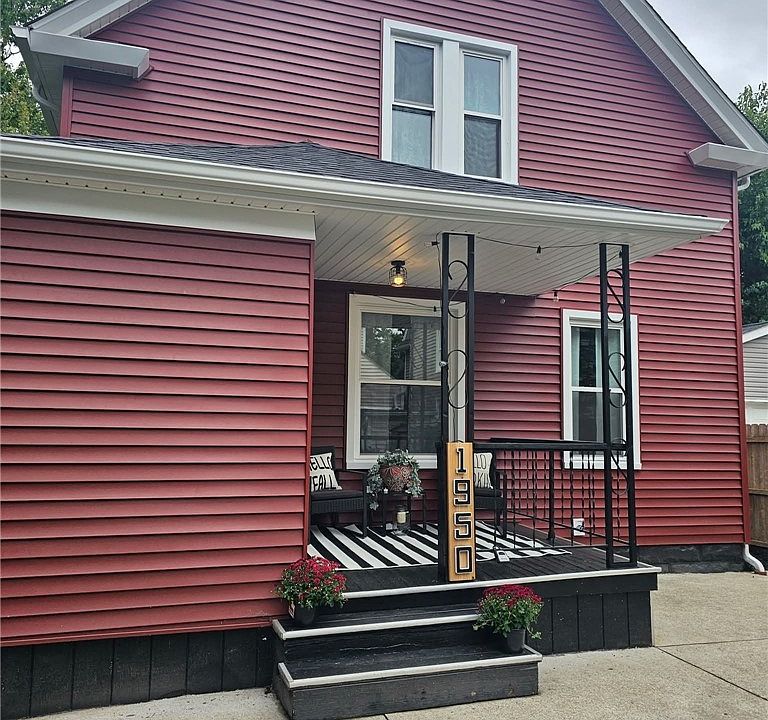 1st image of 1950 W 50th St