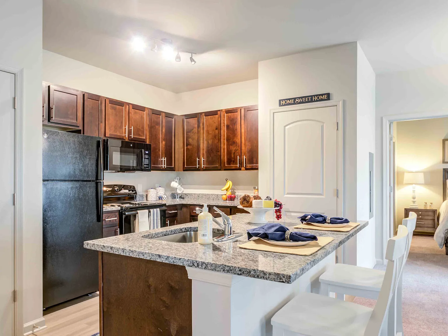 Coventry Square Apartments — Photo 4