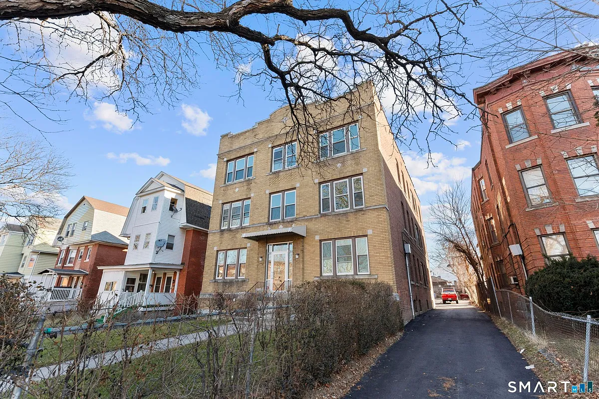 Building Photo - 364 Woodland St