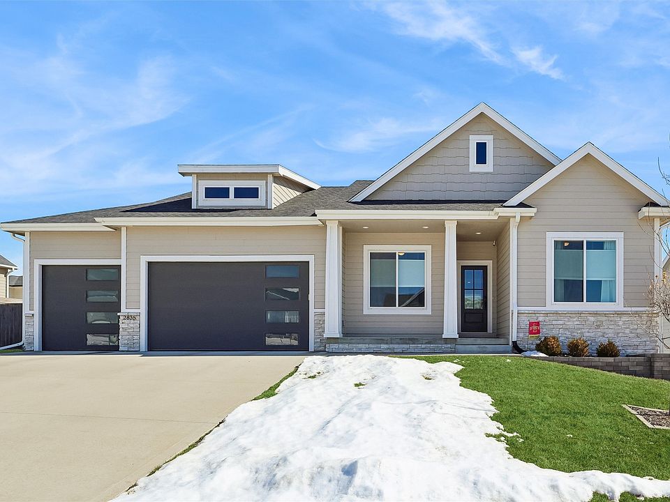 1st image of 2835 Crescent Ridge Dr