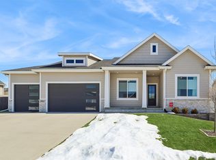 2835 Crescent Ridge Dr, Waukee, IA 50263