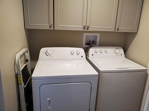 4th image of 406 Fensalir Ave