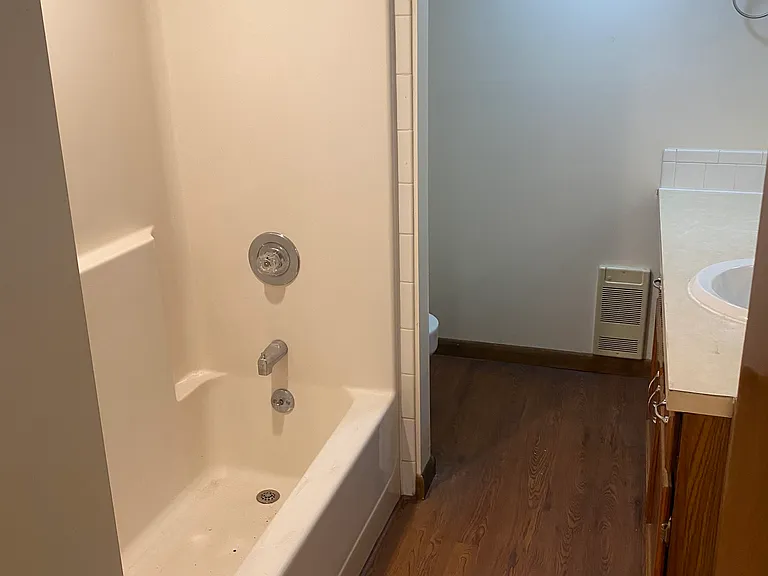 42 W South St #1 — Photo 6