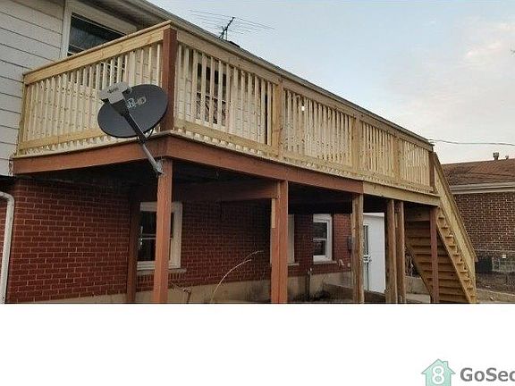 4th image of 16935 Glen Oaks Dr